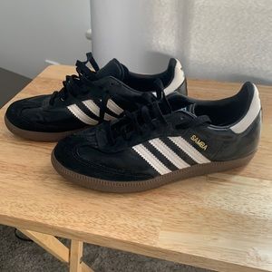 Boys adidas samba size 5